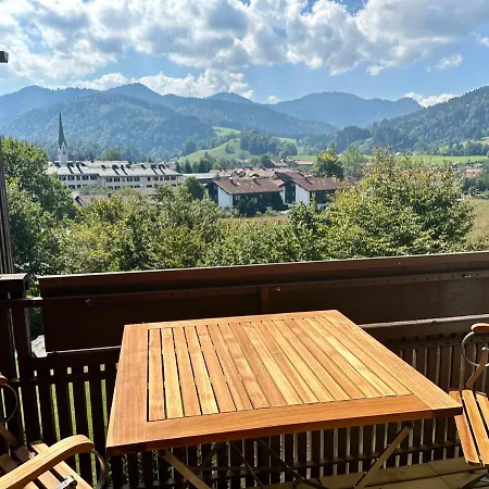 Sonnenschwan - Neurenoviert, Zentrumsnah Und Ruhig Appartement
